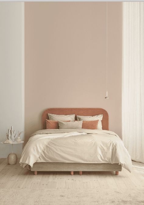 Calming Bedroom Colors, Minimal Bedroom, Calming Bedroom, Velvet Headboard, Bedroom Color Schemes, Summer Home Decor, Neutral Decor, Pink Walls, Beautiful Bedrooms