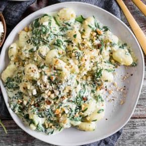 Gorgonzola Gnocchi, Gnocchi With Spinach, Gnocchi Dishes, Pasta Pasta, Gnocchi Recipes, Toasted Pine Nuts, Grilled Steak, Meatless Monday, Baby Spinach