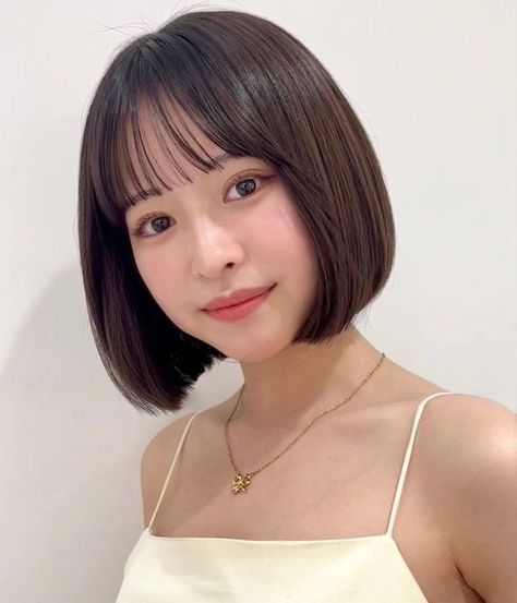 Bob Cut With Bangs, Korean Short Hairstyle, Bang Cut, Fall Fashion Inspiration, Hair Styels, Korean Short Hair, Asian Short Hair, Hair Inspiration Short, 10 Off