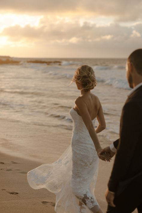 Beach Wedding Poses, Love Visionboard, Engagement Photo Shoot Beach, Maldives Wedding, Personal Vows, Photo Shoot Beach, Maui Sunset, Wedding Pose Ideas, Beach Pic Inspo