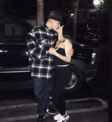 Couple Gangster Love, 2000s Couples, Chicana Style Outfits, Chicano Love, Chola Style, Estilo Cholo, Cholo Style, Chicana Style, Couple Fits