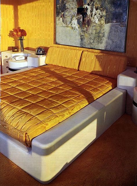 70s Bedframe, Prepper House, 70s Bed, 1970s Bedroom, 70's Decor, 70s Bedroom, Home Decor 70s, Retro Homes, 70s Furniture