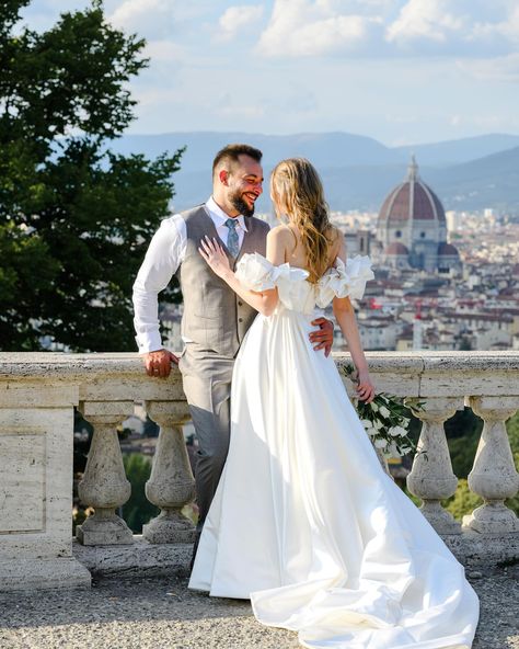 Strolling through the romantic streets of Florence with this beautiful couple, capturing their love story against the backdrop of iconic Italian architecture. From the stunning Duomo to the picturesque bridges, Florence offered endless charm for a dreamy couple photoshoot. It’s moments like these that remind me why I love being an Italy wedding photographer – every corner of this country is filled with magic and timeless beauty. 🇮🇹❤️ #florenceitaly #florenceweddingphotographer #florencecoupl... Italian Couple Photoshoot, Italian Architecture, Couple Photoshoot, Italy Wedding, Wedding Couple, Florence Italy, Beautiful Couple, Couples Photoshoot, Wedding Couples