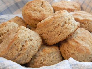 100% whole wheat biscuits that are not hockey pucks Spelt Flour Recipes, Whole Wheat Biscuits, Wheat Flour Recipes, Serving The Lord, Flour Biscuits, Baking Powder Biscuits, Wheat Biscuits, Baking Techniques, Milk Biscuits