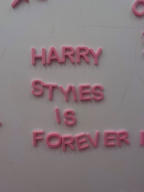 Fashion Aesthetic Pink, Harry Styles Is Forever, Harry Styles Core, Harry Coded, Harry Aesthetic, Perfect Handwriting, Harry Core, Harry Styles Aesthetic, Harry Styles Wallpaper