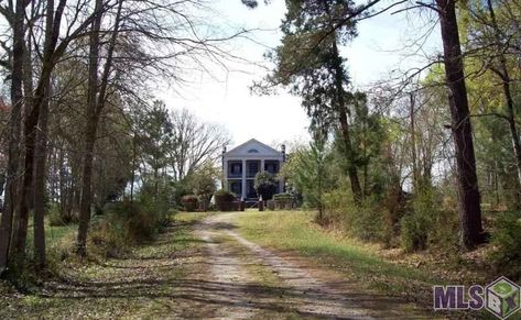 Circa 1804 Antebellum Historic Fixer Upper Home For Sale W/Gardens And 2 Ponds on 13 Acres Jackson, LA $1,071,950 - Country Life Dreams Classic Colonial Homes, Fixer Upper Homes, Fixer Upper Home, Brick Columns, Covered Walkway, Antebellum Homes, Greek Revival, New Orleans Louisiana, Colonial House