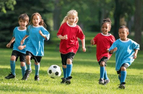 Kids Playing Football, Benefits Of Sports, Benz Suv, Back To School Checklist, Adverse Childhood Experiences, Playing Soccer, Children Playing, Student Athlete, Playing Football