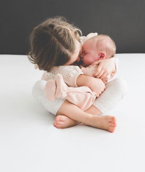 Newborn Family Photos, Baby Stage, Pregnant Mother, Newborn Pictures, Happy Baby, Baby Photoshoot, Newborn Photos, Baby Pictures, Baby Photography