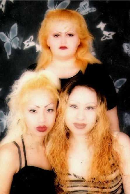 25 Stunning Ghetto Glamour Shots Funny Walmart Pictures, Bad Eyebrows, Walmart Pictures, Chola Style, Walmart Funny, Awkward Photos, Awkward Family Photos, Glamour Shots, Funny Fails