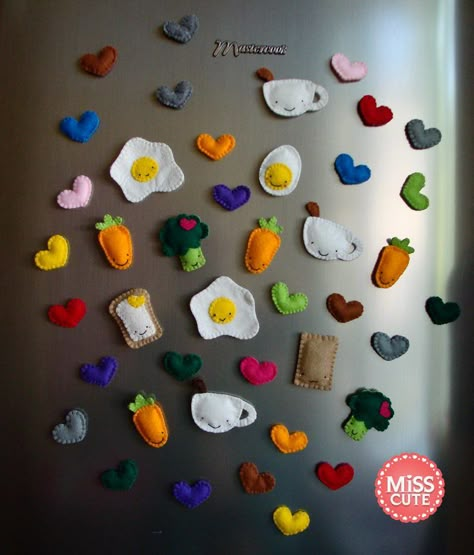 Felt Magnets Felt Magnets Ideas, Food Magnets Diy, Felt Magnets Diy, Felt Fridge Magnets Diy, Felt Fridge Magnets, Homemade Magnets Easy Diy, Easy Clay Fridge Magnets Diy, Fabric Magnets, Pencil Topper Crafts