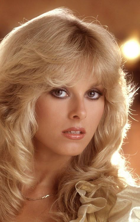 70s Haircuts, 80s Haircuts, 1980s Hair, 70s Hair, Cool Blonde Hair, 80s Hair, Facial Expression, Platinum Blonde Hair, Feathered Hairstyles