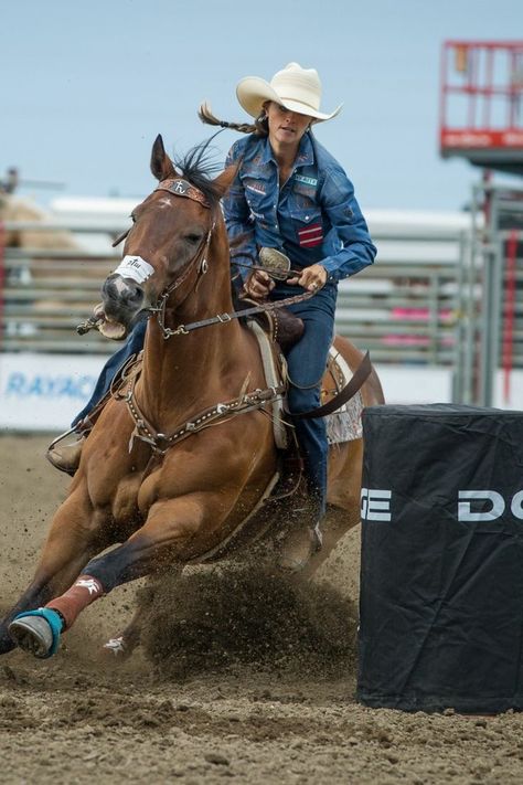 Barrel Racing Photos, Barrel Racing Photography, Horses Beautiful, Foto Cowgirl, Western Pleasure Horses, Sport Boots, Barrel Racing Saddles, Rodeo Girls, Barrel Racing Tack