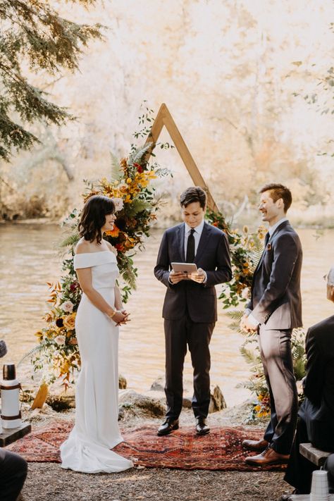 Wedding In The Forest, Forest Wedding Ceremony, Riverside Wedding, Riverside Weddings, Wedding Venues Oregon, Intimate Ceremony, Lodge Style, Lodge Wedding, Wedding In The Woods