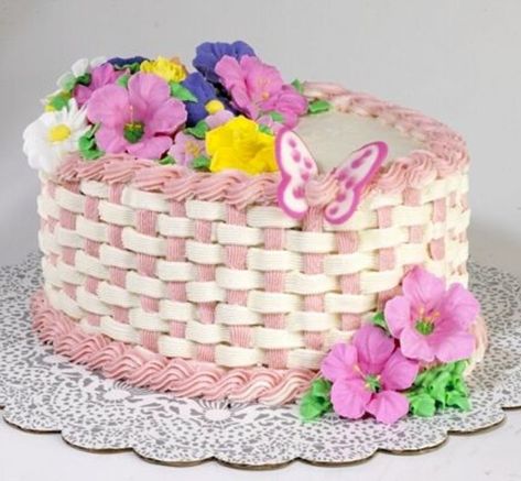 Basketweave Cake made this cake for a friend's birthday. I did a basketweave and used royal icing flowers I made from a wilton class.... Basket Cake Design, Summer Cake Ideas, Easter Themed Cakes, Basket Weave Cake, Cake Icing Tips, Flower Basket Cake, Basket Cake, Royal Icing Flowers, Summer Cake