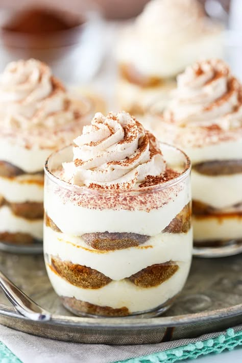 Mini Tiramisu Trifles with a layer of mascarpone cheese, ladyfingers and espresso! A delicious, easy & fun way to enjoy tiramisu & trifle at the same time! #tiramisu #trifle Book Desserts, No Bake Tiramisu Recipe, Mini Tiramisu, Mini Trifles, Tiramisu Trifle, Mini Trifle, Tiramisu Recipes, Easy Vanilla Cupcakes, Moist Vanilla Cupcakes