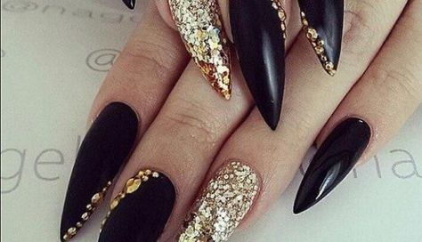 Masquerade Nails Designs, Masquerade Nails, Mascarade Ball, Glitter Nail Designs, Oval Shaped Nails, Nails Tattoo, Nagel Design, Nail Vinyls, Nail Stencils