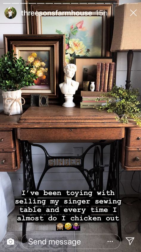 Repurpose Old Sewing Machine Table, Antique Sewing Machine Decor, Vintage Sewing Machines Decoration, Sewing Machine Decor, Antique Decor Ideas, Old Sewing Machine Table, Antique Sewing Machine Table, Traditional Design Living Room, Sewing Tables