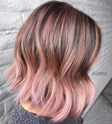 brown and pastel pink lob Brown Hair With Pink Highlights, Brown And Pink Hair, Pink Hair Highlights, Pink Short Hair, Balayage Straight Hair, Dyed Tips, Hair Dye Tips, Light Pink Hair, Pink Blonde Hair