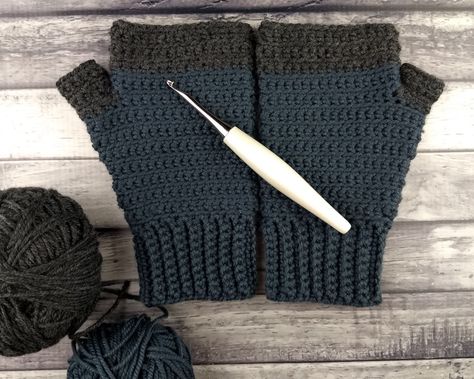 Cool Things To Crochet For Men, Fingerless Gloves Men, Fingerless Gloves For Men, Quick Crochet Gifts For Men, Men Fingerless Gloves, Male Crochet Gifts, Crochet Mens Gloves Free Pattern, Men Crochet Gifts, Mens Fingerless Gloves Crochet Free Pattern