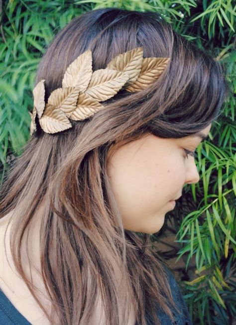 laurel flower crown caesar style leaf crown diy Greek Crown, Laurel Wreath Crown, Gold Leaf Headband, Laurel Crown, Crown Diy, Flowers Crown, Leaf Crown, Leaves Headband, Diy Crown