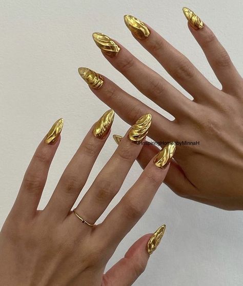 Egypt Nails Design, Egypt Nails, Valentine's Day Nail Design, Beach Nails Art, Gold Accent Nail, Dream Flat, Sun Nails, Gold Nail Art, Claw Nails