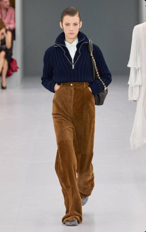 Jonathan Anderson, 가을 패션, Spring 2024, The Devil, Classy Outfits, Spring Summer Fashion, Paris Fashion, Country House, Runway Fashion