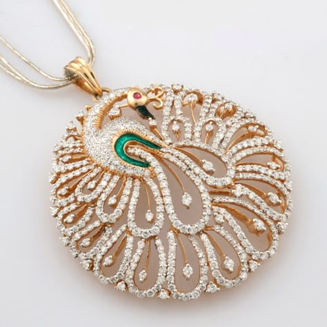 Beautiful peacock diamond pendant Pink Sapphire Band, Peacock Jewelry, Diamond Pendent, Diamond Pendants Designs, Peacock Pendant, Diamond Pendant Sets, Jewelry Design Drawing, Diamond Necklace Designs, Gold Pendant Jewelry