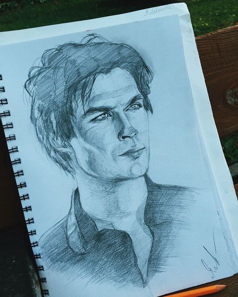 Damon Salvatore Drawing, Tvd Drawings, Vampire Drawings, Vampire Diaries Memes, Drawing Photo, Vampire Diaries Movie, Vampire Diaries Guys, Vampire Diaries Funny, Photo Beautiful