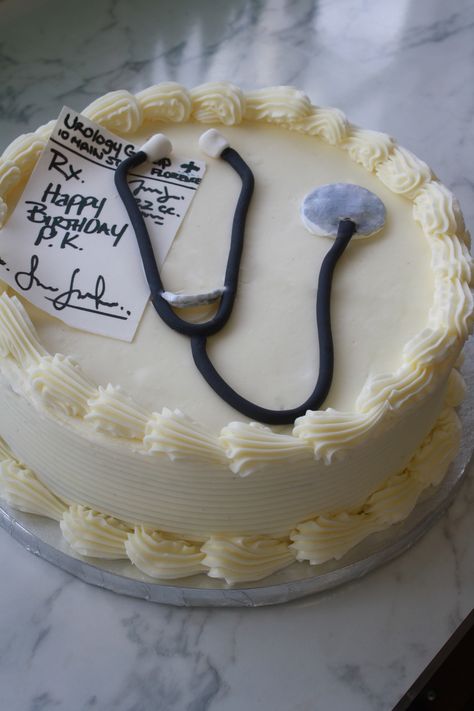 Stethoscope Cake Doctors Day Cake, Nurse Cake Ideas Simple, Medical Cake Ideas Doctors, Doctor Birthday Cake, Cream Cake Design, Md Graduation, Cake For Mother, Decorative Baking, Medical Cake