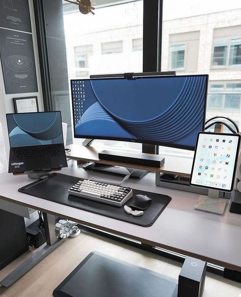 Gaming Desk Designs, Mac Setup, Dream Desk, Computer Desk Setup, Desk Setups, Home Studio Setup, Desktop Setup, Desks For Small Spaces, Small Home Offices