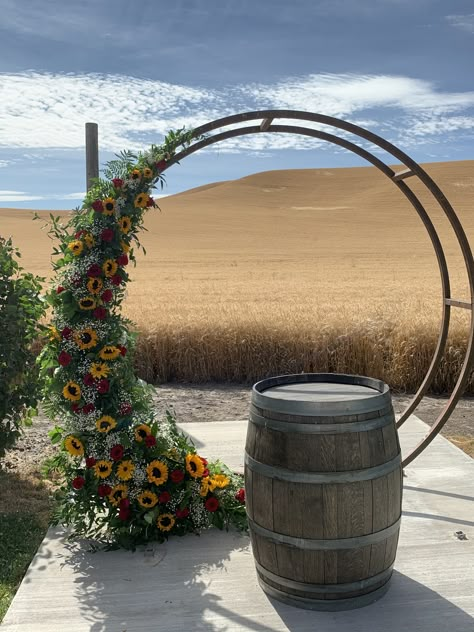 Hay Bale Ring Wedding Arch, Country Wedding Arbor, Hay Ring Wedding Arch, Hay Ring Wedding Arbor, Round Bale Feeder Wedding Arch, Bale Feeder Wedding Arch, Round Bale Hay Feeder Wedding Arch, Hay Ring, Western Wedding Hay Bales