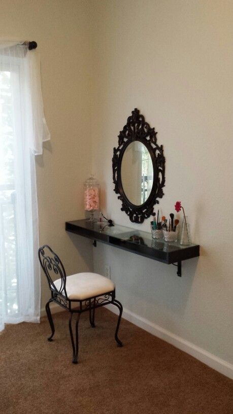 Mirror Hack, Diy Vanity Mirror, Zimmer Diy, Ikea Mirror, Vanity Shelves, Diy Vanity, Vanity Room, Diy Makeup, Beauty Room