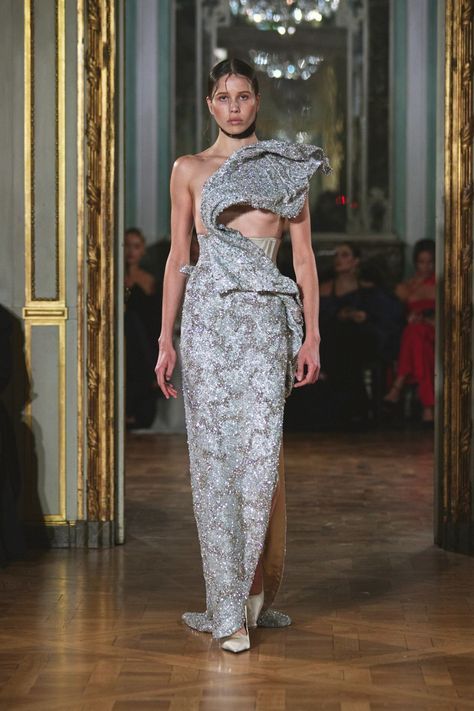 Ashi Studio Couture Spring 2024 Ashi Studio, Runway Outfits, Engagement Dresses, Couture Runway, Spring 2024, 2024 Collection, Bridal Collection, Runway Fashion, Pretty Outfits