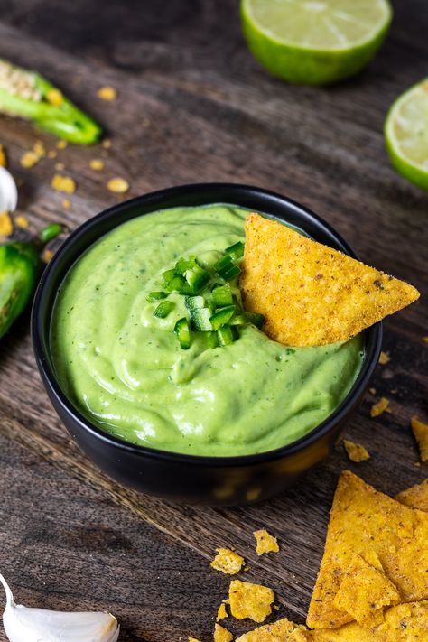 Avocado Jalapeno Sauce, Taco Dipping Sauce, Jalapeno Crema Recipe, Jalapeno Crema, Sauce For Tacos, Spicy Crema, Easy Sauce Recipe, Crema Recipe, Jalapeno Sauce