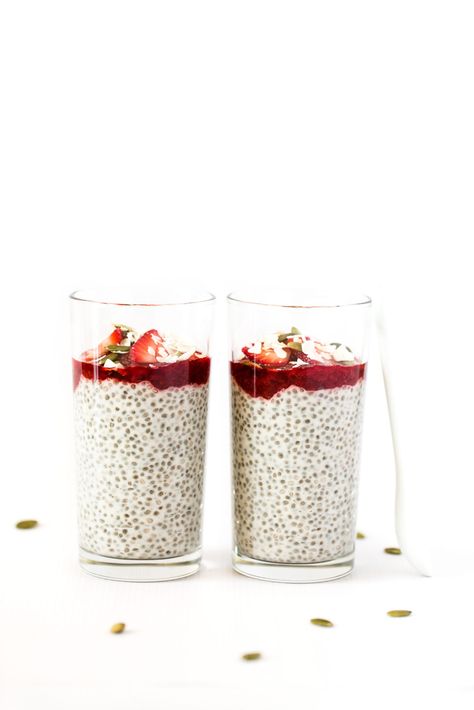 Coconut Yogurt Chia Seed Pudding Parfaits with Strawberry Jam | Ultra creamy and made with all whole-food, plant-based ingredients! Vegan Chia Seed Pudding Parfait, Pudding Parfait Recipes, Pudding Recept, Pudding Parfait, Chia Seed Recipes, Parfait Recipes, Chia Pudding Recipes, Yogurt Parfait, Chia Seed Pudding