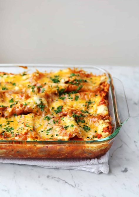 Overnight No-Boil Lasagna Lasagna Recipe Vegetarian, No Boil Lasagna Recipe, Easy Corn Casserole, No Boil Lasagna, Christmas Dinner Ideas, Easy Lasagna Recipe, Recipe Vegetarian, Comfort Food Recipes, Pizza Recipes Homemade