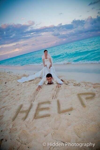 Help!! Funny Couple Photography, Funny Wedding Photography, Picture Beach, Funny Wedding Pictures, Pre Wedding Shoot Ideas, Pre Wedding Photoshoot Outdoor, Funny Wedding Photos, Couple Picture, Funny Couple