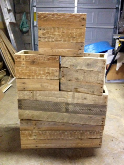 Hometalk :: From Dirty Pallets to Functional Crates Diy Pallets, Pallet Crates, Pallet Boxes, Crate Diy, Recycled Pallet, Recycled Pallets, Pallet Crafts, Diy Holz, Old Pallets