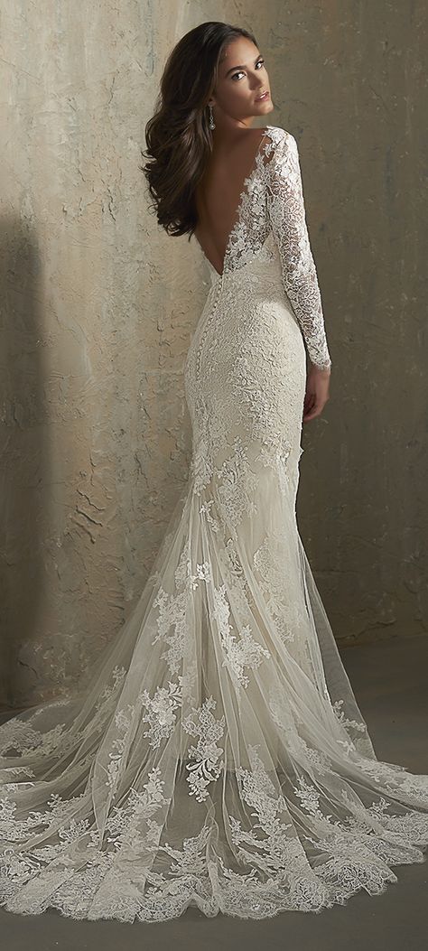 FALL 2017 // Style Elizabeth | Multiple laces have been used to create beautiful and flattering shape on this sultry gown. The back features a revealing plunging V and a beautiful sheer train adds back drama. #Wedding #AdriannaPapell #AdriannaPapellPlatinum #FallWedding Platinum Wedding Dress, Boho Wedding Dress With Sleeves, Idea Wedding, Stylish Wedding Dresses, Dress Idea, Long Sleeve Wedding Dress Lace, Applique Wedding Dress, Platinum Wedding, Mod Wedding