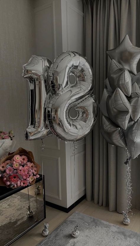 18th Birthday Party Themes, 18th Birthday Decorations, Happy Birthday 18th, Happy Birthday Decor, Eighteenth Birthday, Birthday Goals, Simple Birthday Decorations, Cute Birthday Pictures, Birthday Ideas For Her