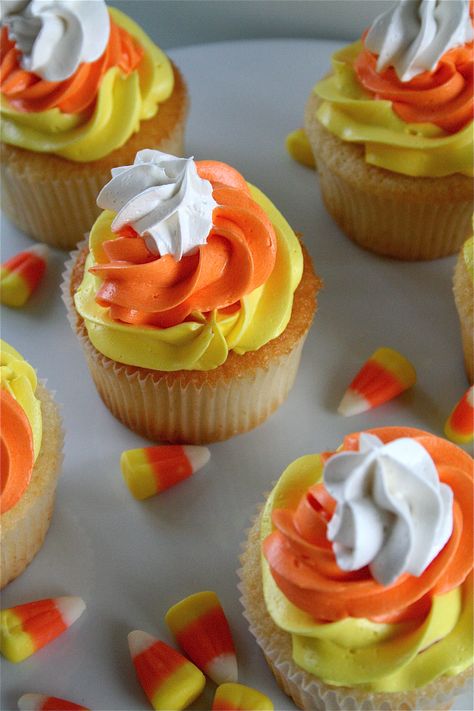 These are as easy as piping three different color icings on a cupcake. If you use a boxed mix, it get's even easier. Win.  Get the recipe from The Curvy Carrot »  - GoodHousekeeping.com Green Fluff, Cupcakes Bonitos, Corn Cupcakes, Candy Corn Cupcakes, Pumpkin Truffles, Halloween Food Cupcakes, Ghost Nails, Kids Halloween Food, Halloween Cookies Decorated