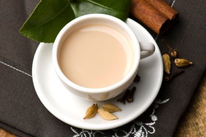 Homemade Chai Herbal Medicine Cabinet, Vanilla Chai Tea, Milk Tea Recipes, Chai Recipe, Green Tea Latte, Tea Health Benefits, Vanilla Chai, Tea Benefits, Tea Latte