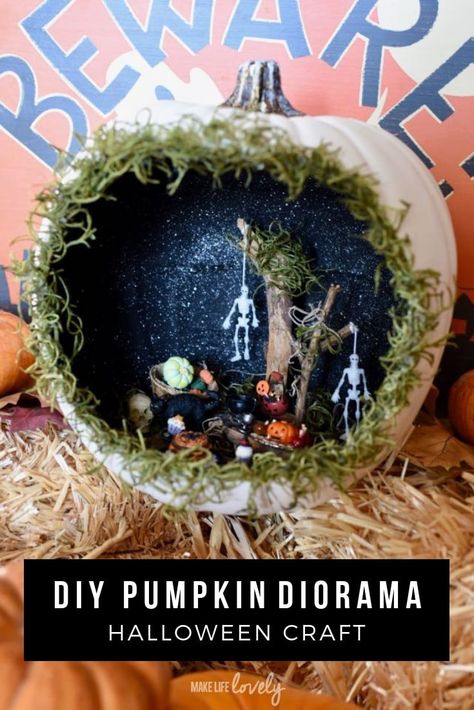 Make a spooky pumpkin diorama! This easy Halloween craft is the perfect Halloween craft for kids and adults alike. Quick Halloween Crafts, Pumpkin Diorama, Easy Halloween Craft, Horror Crafts, Halloween Diorama, Halloween Crafts To Sell, Dollar Store Christmas Decorations, Halloween Party Decor Diy, Halloween Fairy