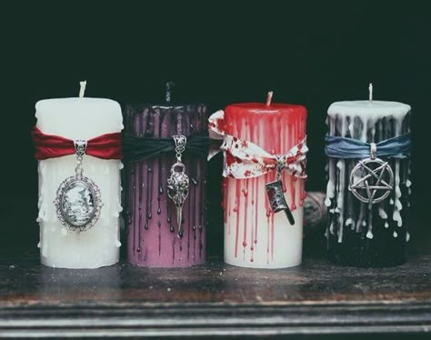 Goth Gifts Diy, Cute Goth Gifts, Horror Candles, Diy Gothic Decor Crafts, Goth Decor Diy, Witchy Candle, Goth Candles, Gothic Crafts, Horror Crafts