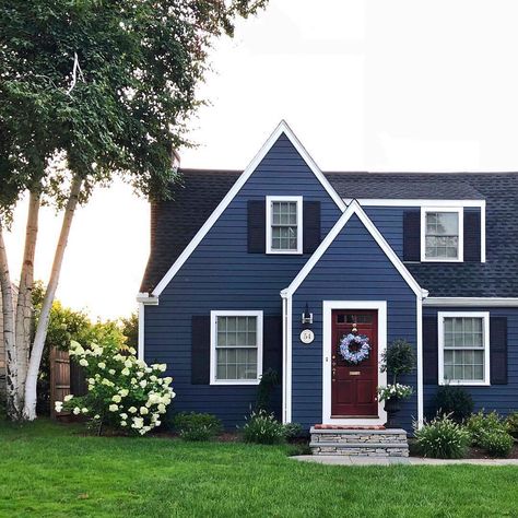 The most nautical house I've laid my eyes on!! 😍 This one really feeds our #blueandwhite addiction, and I just love the deep navy shutters… Blue Ranch House Exterior, Navy Blue Exterior House Colors, Navy Exterior House Colors, Navy Blue House Exterior, Navy House Exterior, Navy Shutters, Blue Exterior House Colors, Navy Blue Houses, Nautical House