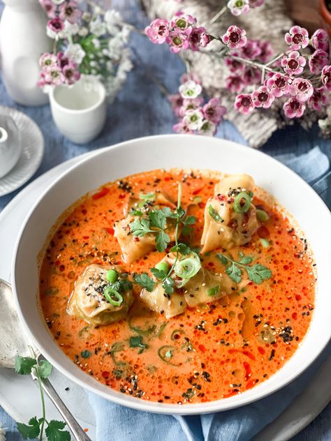 Cold Meals For Hot Days, Spicy Creamy Soup, Spicy Broth Soup, Spicy Wonton Soup, Gochujang Soup, Spicy Dumpling Soup, Rainy Day Meals, Rainy Day Soup, Rainy Day Dinner Ideas