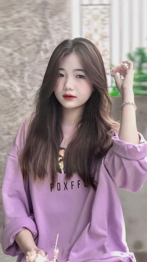 Grunge Skirt Outfit, Model Posture, Fall Photo Shoot Outfits, Photo Shoot Outfits, Grunge Skirt, Korean Photo, Female Celebrity Fashion, Edit Capcut, Chic Dress Classy