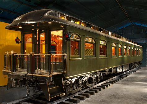 Pullman Train, Pullman Car, Circus Train, Old Train Station, Bg Design, Luxury Train, Rail Car, Train Art, Old Trains