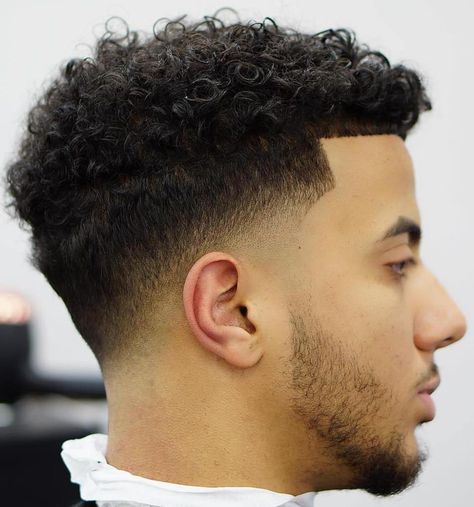 Curly Low Drop Fade Curly Taper Fade, Fade Haircut Curly Hair, Low Taper Fade, Drop Fade Haircut, Black Hair Cuts, Curly Hair Fade, Drop Fade, Low Fade Haircut, Men Haircut Curly Hair