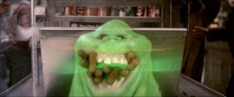 Slimer eating hot dogs from "Ghostbusters" Slimer Cake, Slimer Ghostbusters, Original Ghostbusters, Ghostbusters 2016, Rick Moranis, Ernie Hudson, Ghostbusters 1984, Ghostbusters Movie, Geek Shirts